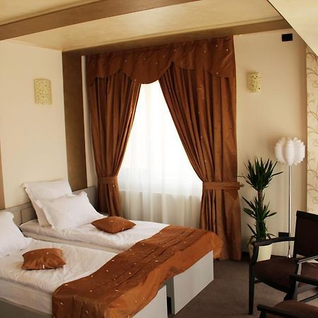 Enigma Pension Targu Jiu Room photo